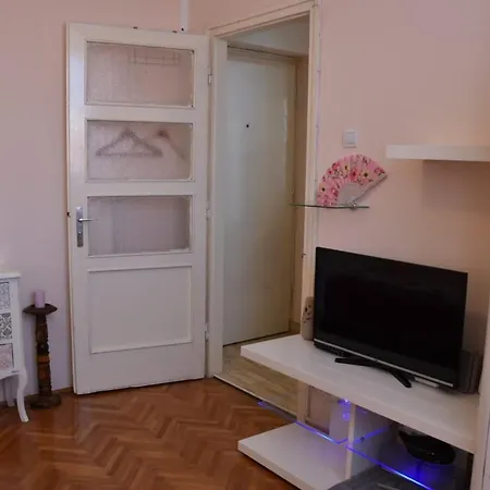 Eva Apartman Zára